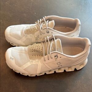 On Running Light cream Athletic Sneakers
